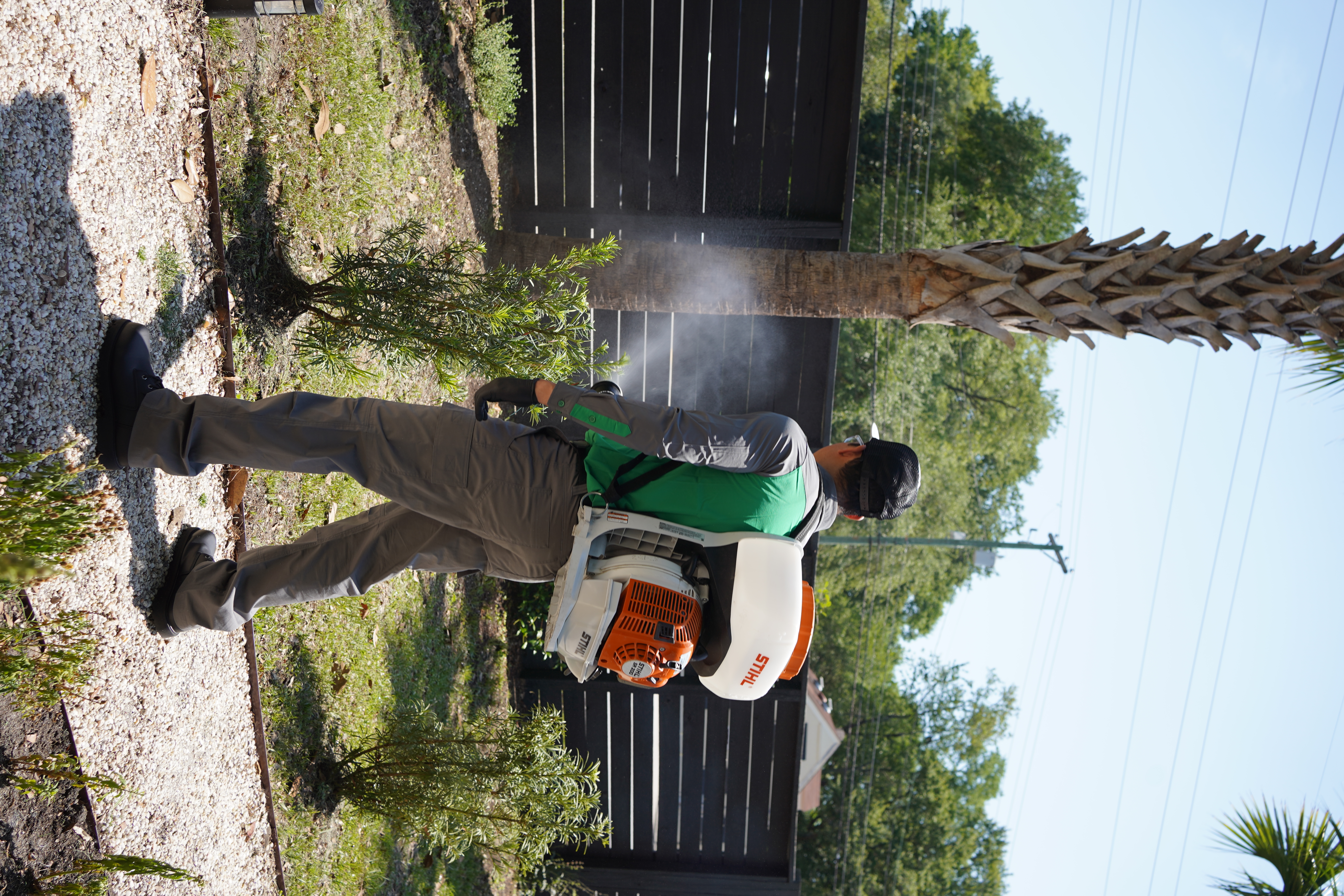 Vinx technician fogging mosquito treatment near Lake Murray area Columbia SC